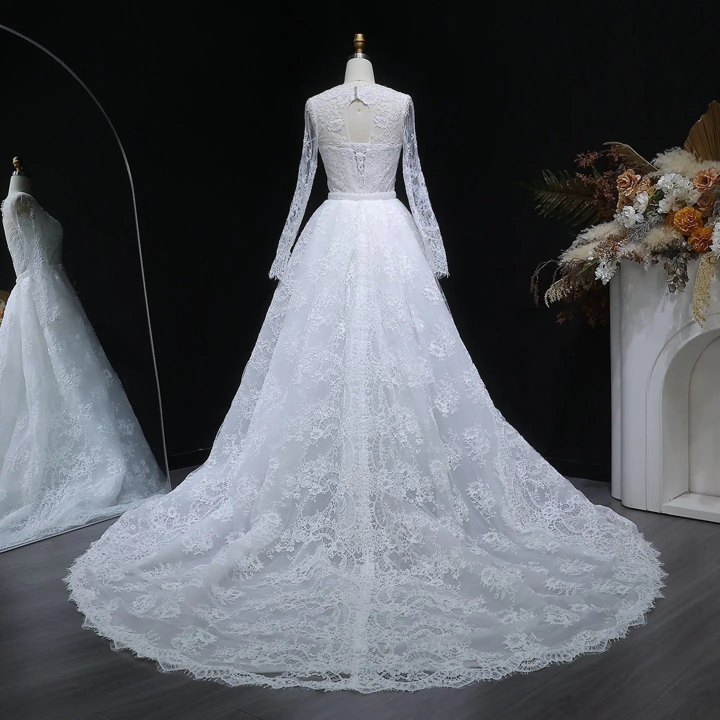 Luxury Lace Sweetheart Long Sleeve Wedding Dress ZP183