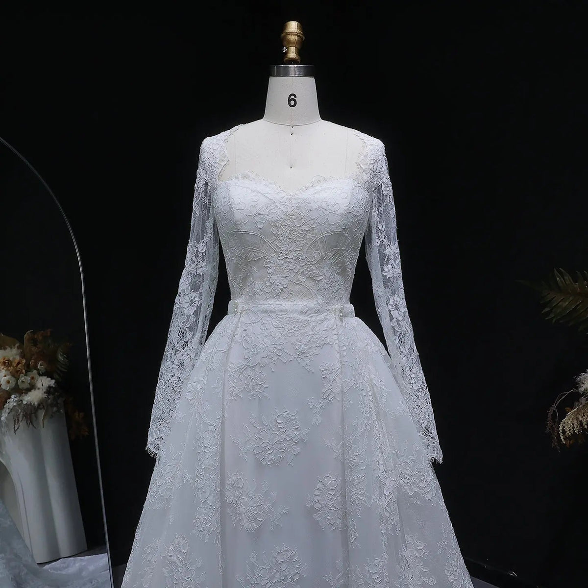 Luxury Lace Sweetheart Long Sleeve Wedding Dress ZP183