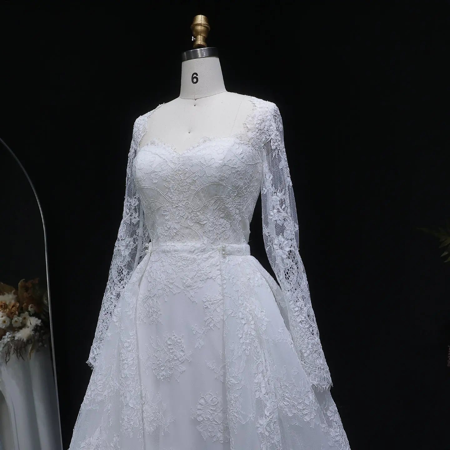 Luxury Lace Sweetheart Long Sleeve Wedding Dress ZP183