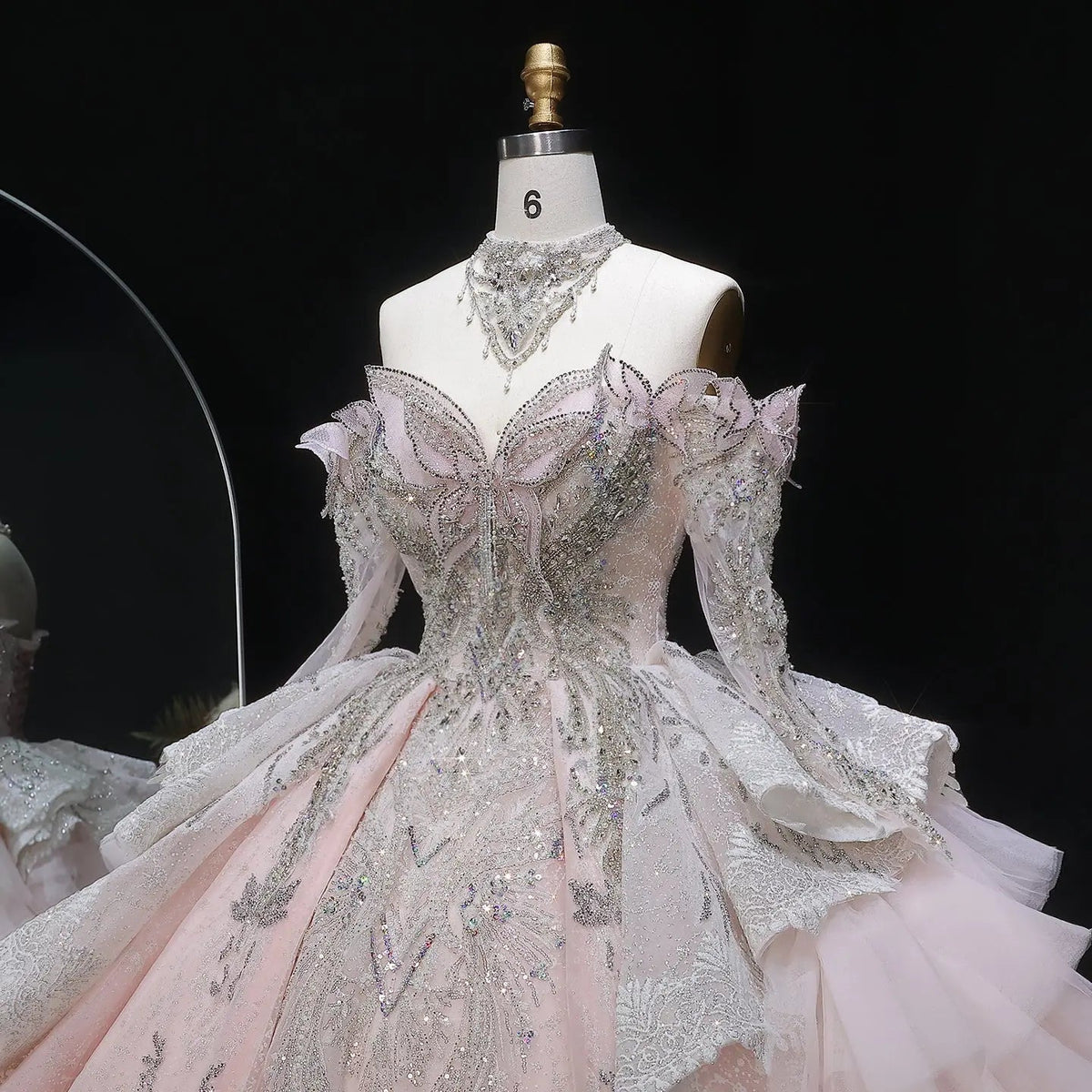 Luxury Embroidery Puff Sleeve Ball Gown Wedding Dress ZP156