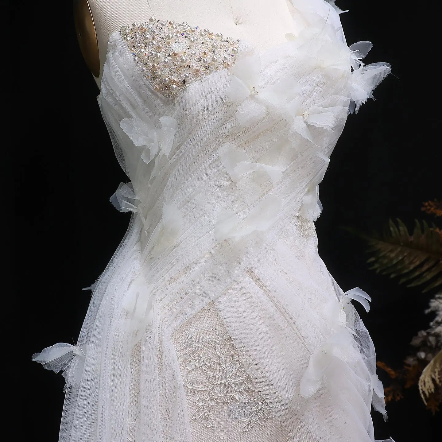 Luxury White One-Shoulder Lace Ruched Bow Mermaid Wedding Dress ZP157