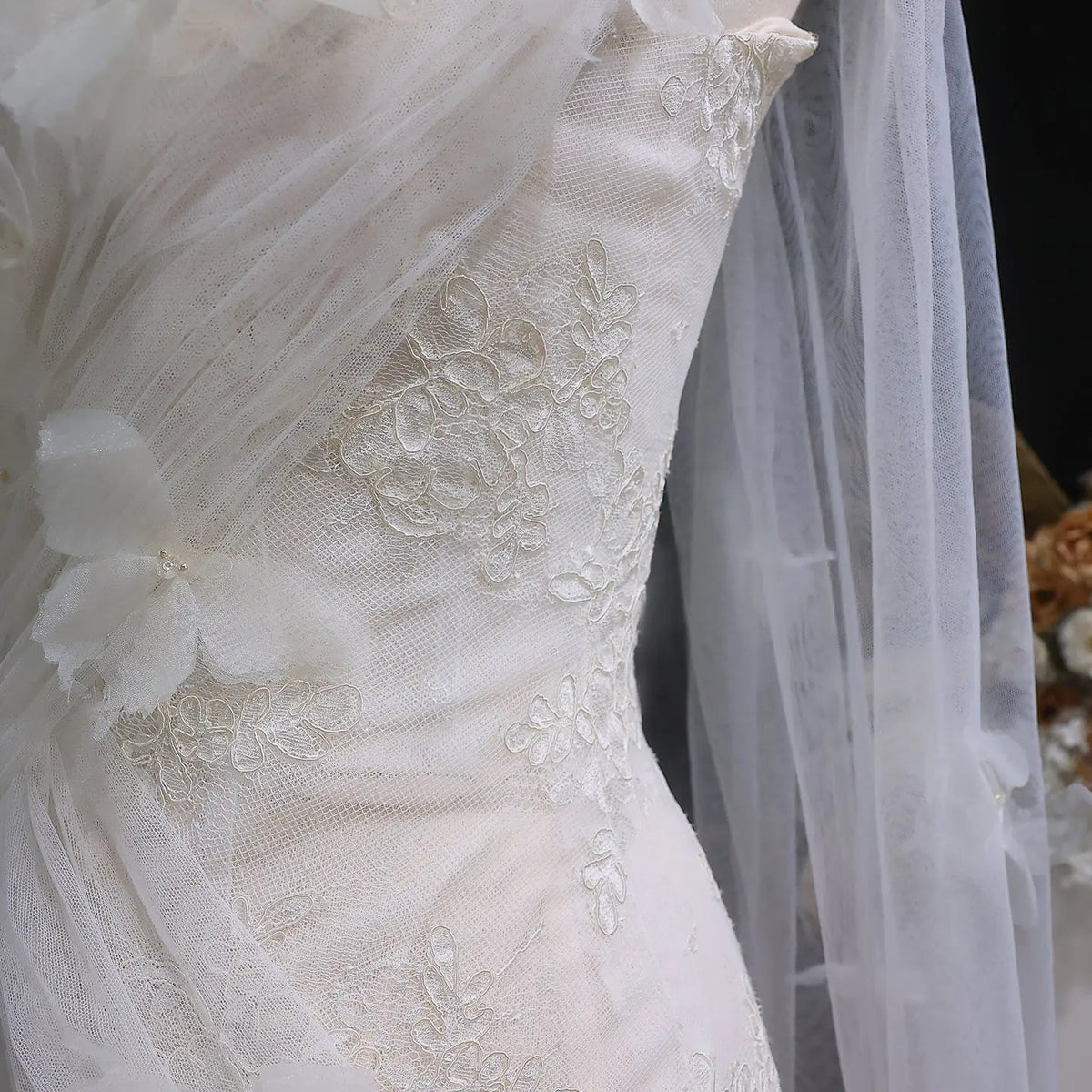 Luxury White One-Shoulder Lace Ruched Bow Mermaid Wedding Dress ZP157