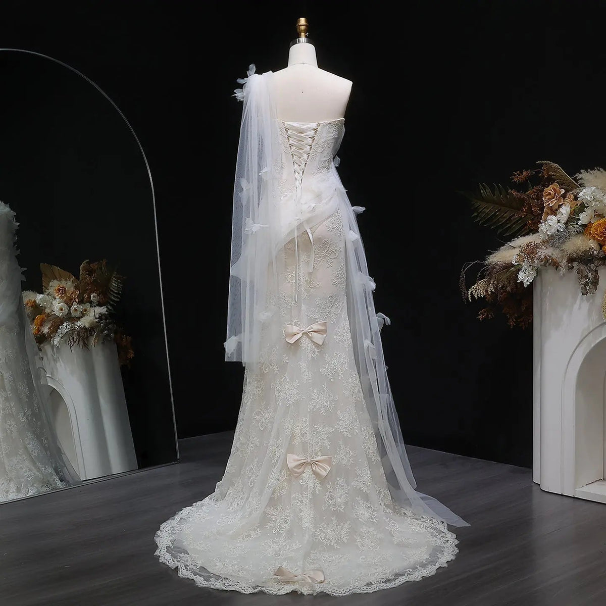 Luxury White One-Shoulder Lace Ruched Bow Mermaid Wedding Dress ZP157