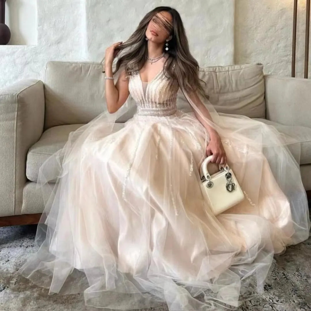 Modest Saudi Arabic Tulle Prom Dress Deep V-Line Long Cape Sleeves Floor Length Formal Evening Dress Women Party Gowns