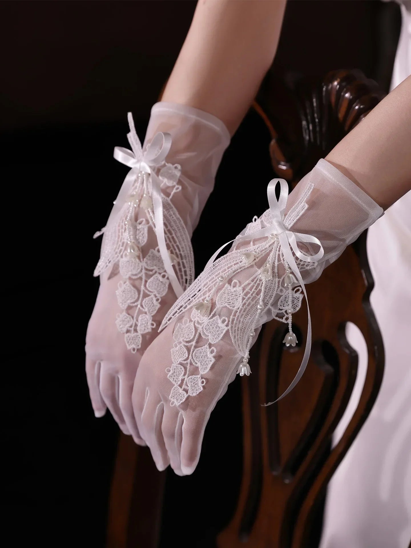 Short Bridal Gloves Flower Pearl Wedding Glove For Women Girl Party Evening Dress Jewelry Brides Accessories