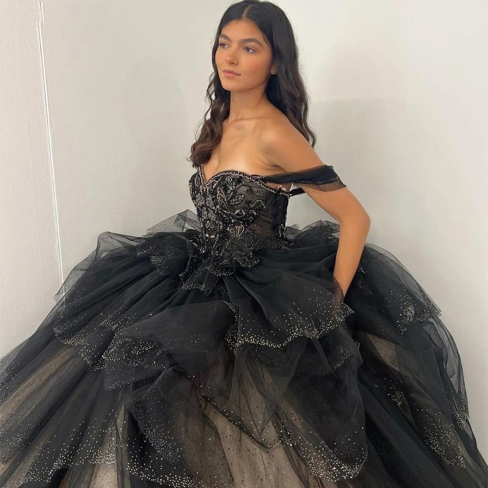Sexy Ball Gown Off Shoulder Sleeveless Lace Appliques Ruffles Tiered Black Tulle Quinceanera Dresses Princess Gown Birthday Prom Party Gown For Sweet 16
