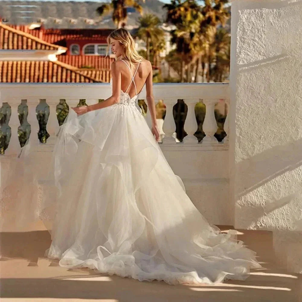 Sexy Lace Appliques V Neck Wedding Dresses Exquisite Tiered A Line Tulle Ball Gowns For Woman Formal Bride Beach Party Vestidos (ZD14266)