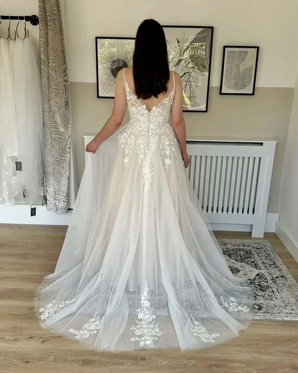 Sexy Spaghetti Straps V Neck Wedding Dresses For Women Backless Bridal Gowns Sweep Train Lace Applique A Line Vestido De Novia (ZD14248)