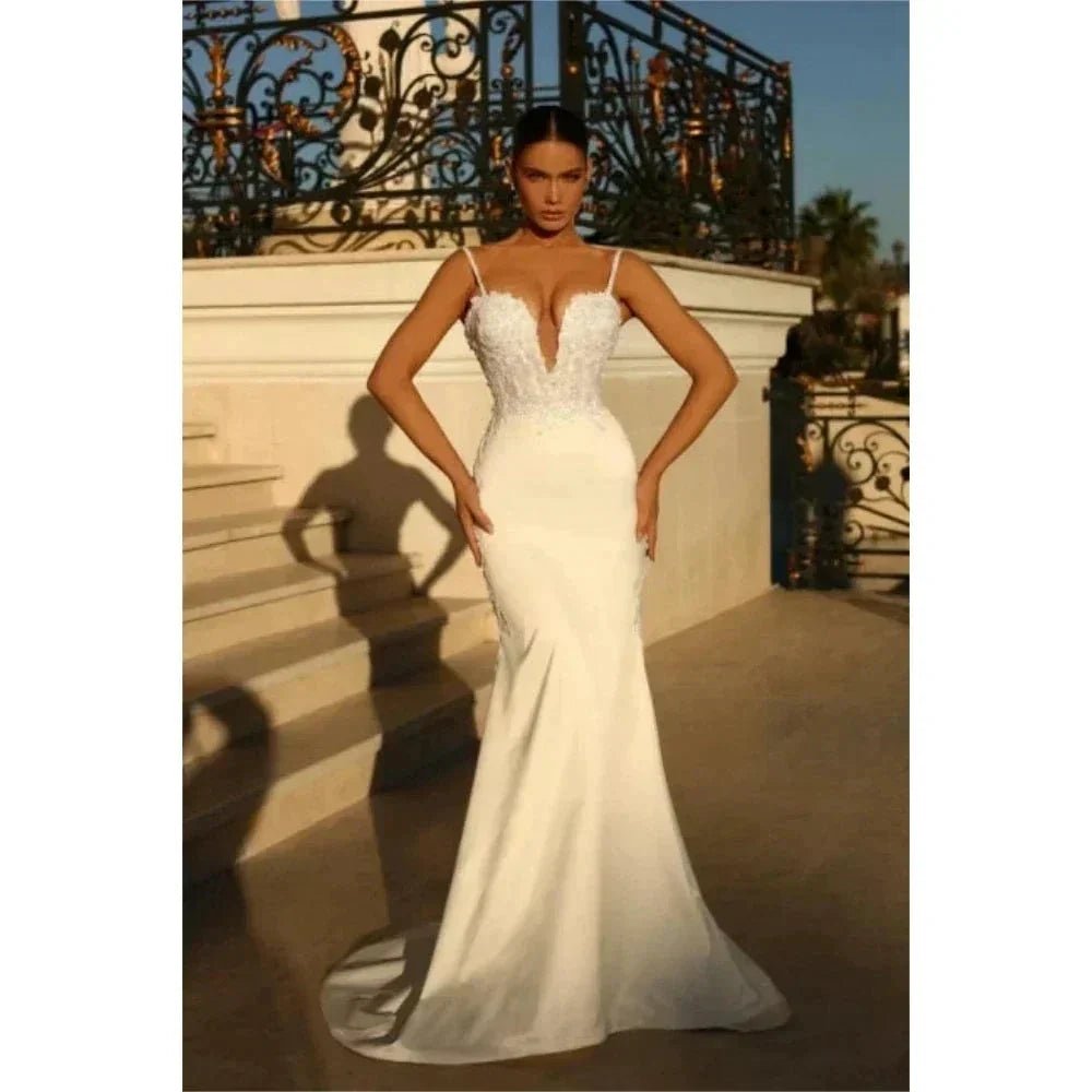Sexy Spaghetti Straps Wedding Dresses Sexy Appliques Deep V Neck Sweep Train Mermaid Ball Gowns Woman's Formal Bride Beach Party (ZD14241)