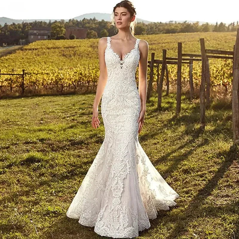 Sexy V-Neck Mermaid Wedding Dress 2023 Lace Boho Sleeveless Bride Gown Customized Buttons Pleats Illusion Back Vestido De Novia (ZD13302)