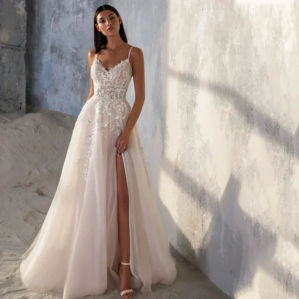 Spaghetti Strap Wedding Dress A-Line Sleeveless Side Slit Lace Appliques Backless Custom Made To Measures Robe De Mariee Beach (ZD13332)