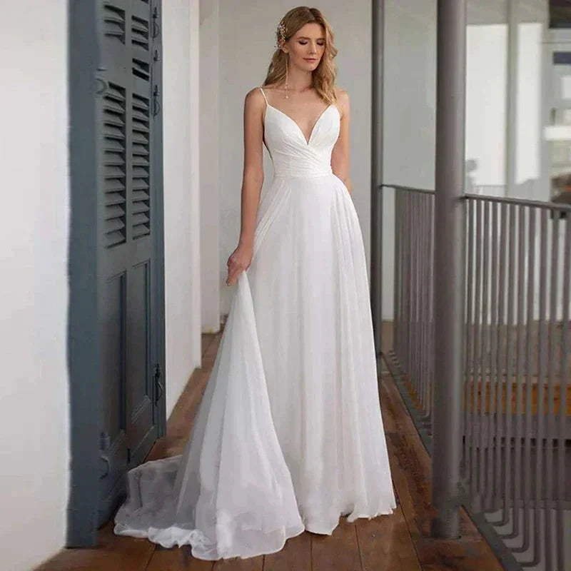 Spaghetti Straps  V Neck Criss-Cross Wedding Dress  Sweep Train Sleeveless Chiffon Bride Gown Robe De Mariée Beach Wedding Gown (ZD13369)