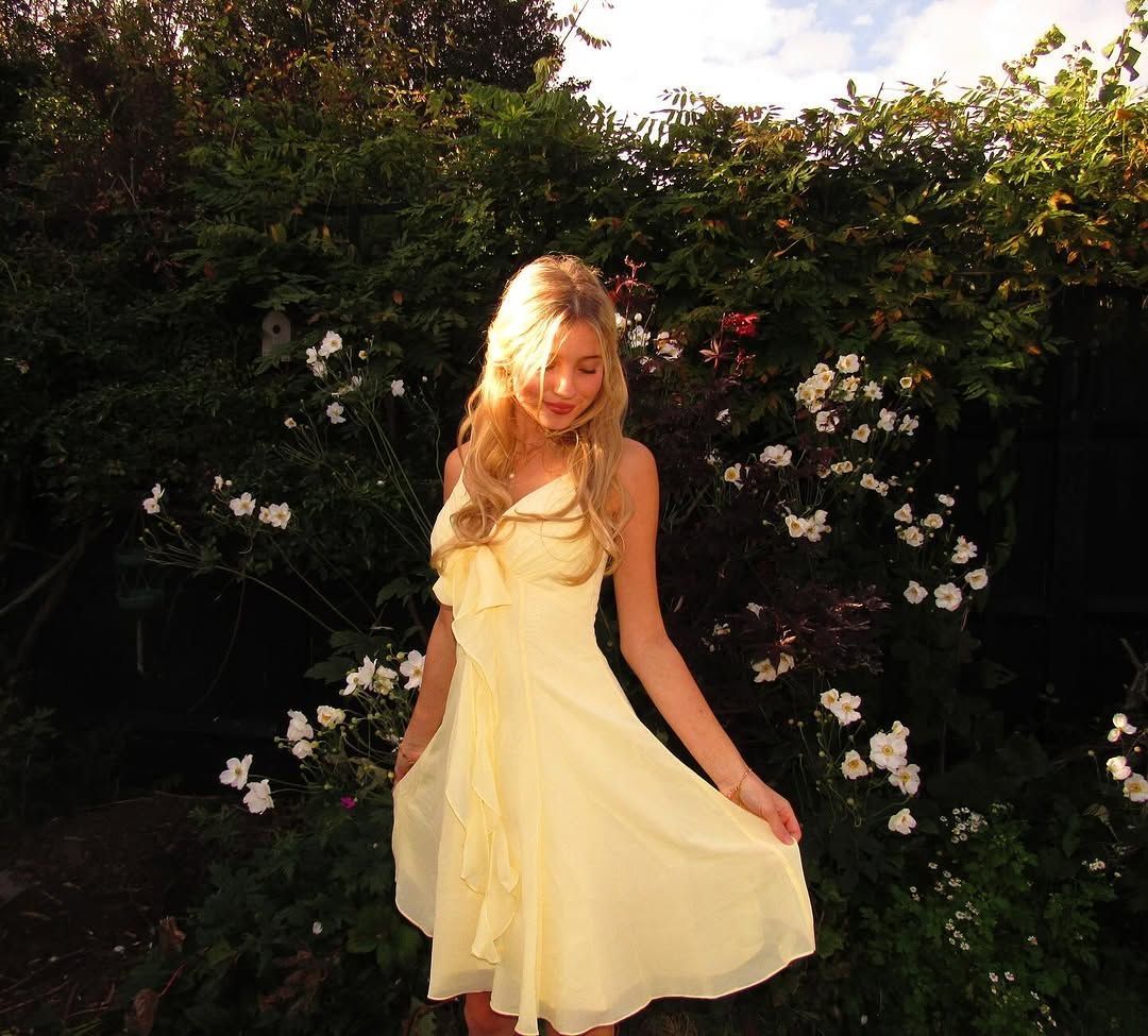 Spaghetti Strap A-Line Yellow Homecoming Dress Ruffled Short Party Dress