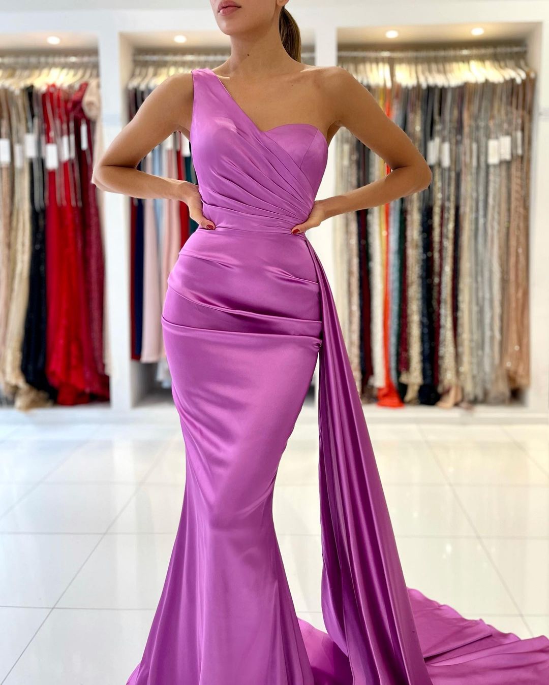 Stunning One Shoulder Slim Satin Mermaid Evening Dress with Sweep Train