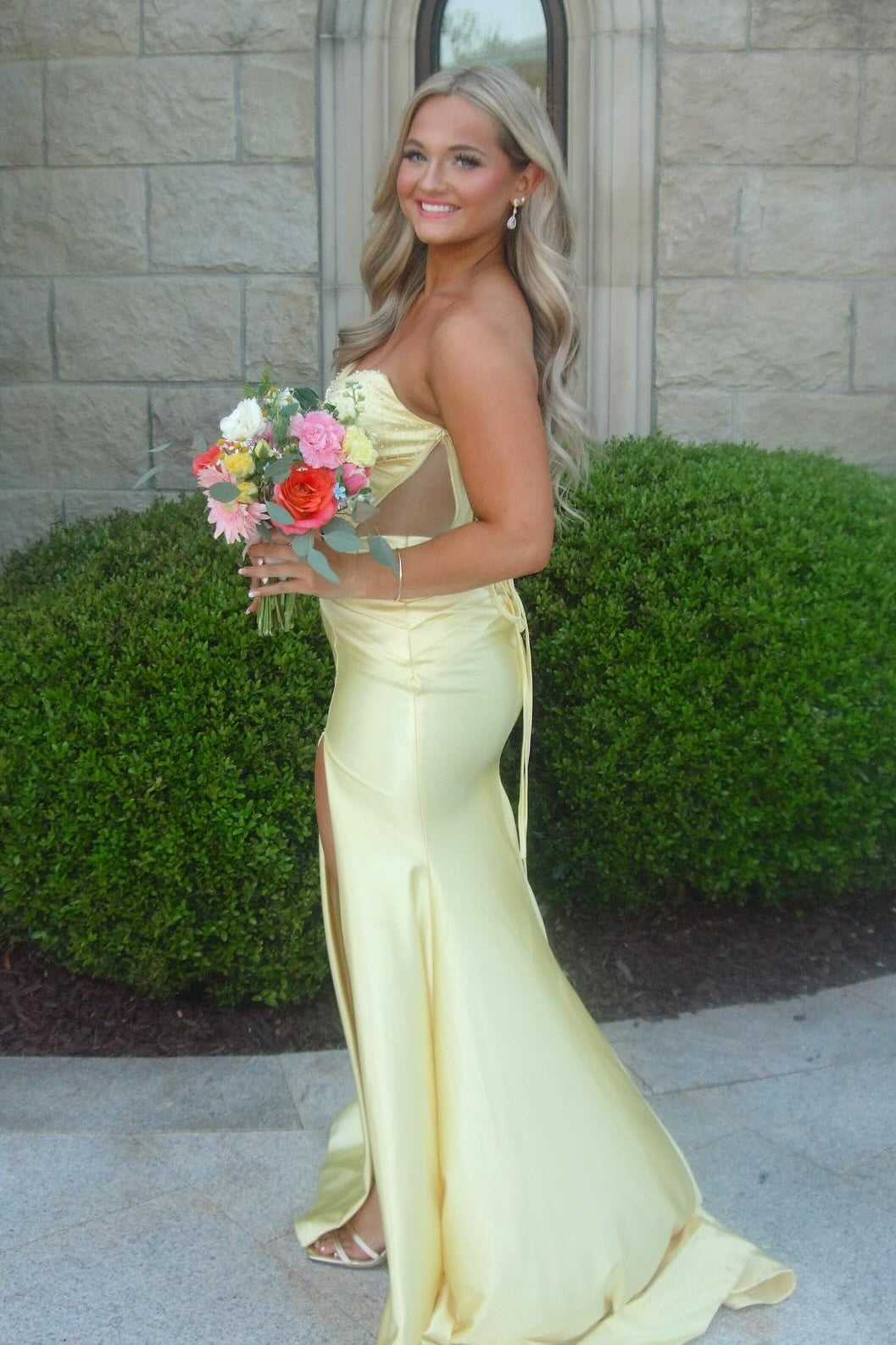 Stunning Mermaid Sweetheart Yellow Long Prom Dress with Beading