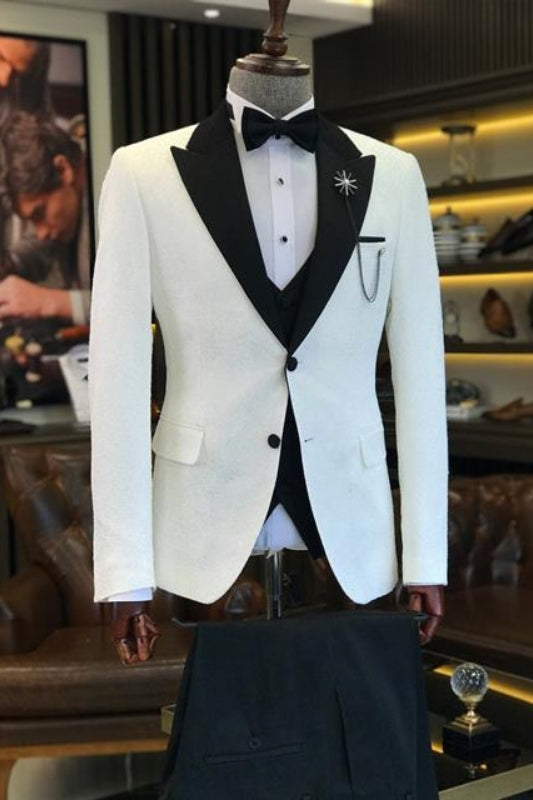 Stylish White Peaked Lapel 3 Piece Jacquard Prom Suit