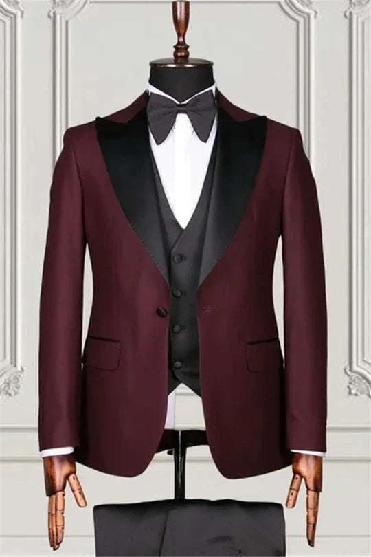 Suzhoufashion Peaked Lapel Three Pieces Men Suits