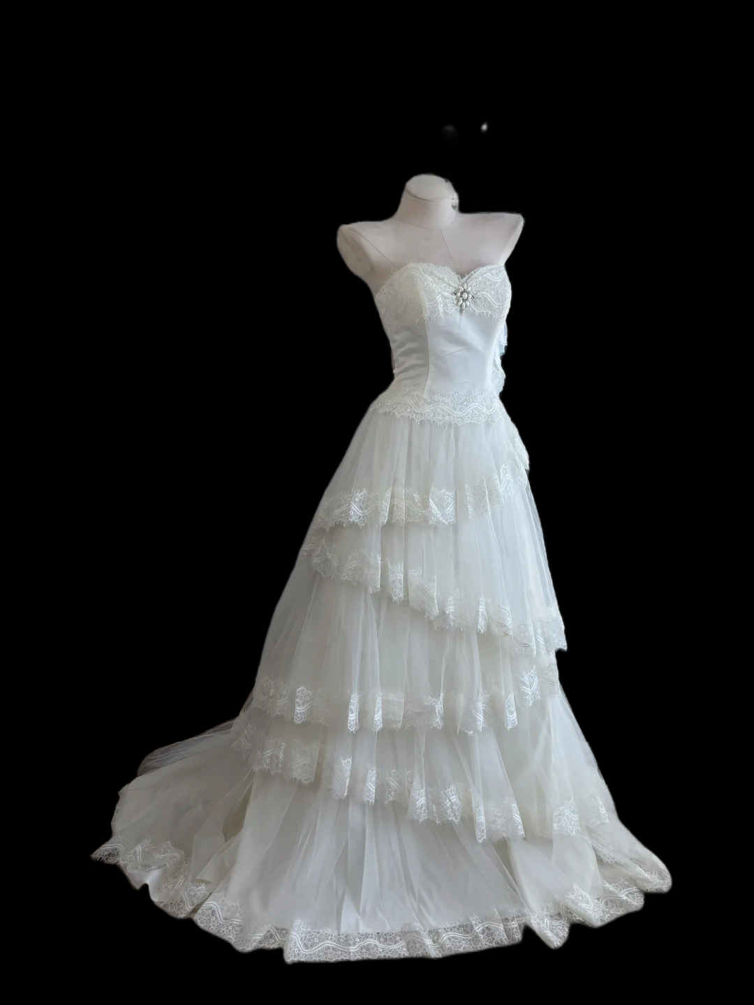 Sweetheart Layered White Wedding Dress Elegant Bridal Dress