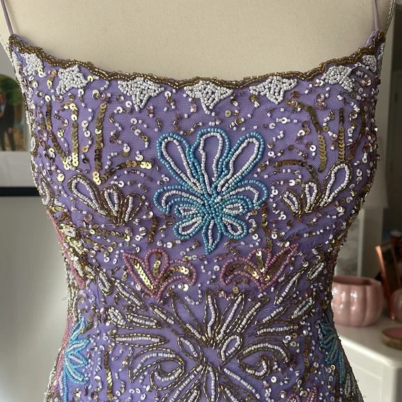 Gorgeous Lavender Spaghetti Straps Lace Sequin Beaded Sheath Cocktail Dress Backless Short Graduation Homecoming Dress D057