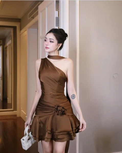 Beautiful One-Shoulder Satin Pleated A-Line Homecoming Dress - View 7 | FashionDia