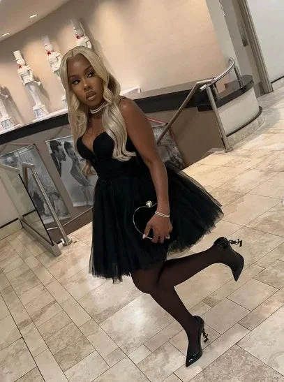 Black Sweetheart Neckline Tulle A Line Homecoming Dress Short Prom Dress (ZD11316)