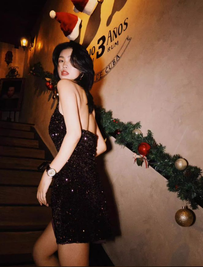 Elegant Halter Sleeveless Black Sequin Sheath Homecoming Dress Formal 21st Birthday Dress