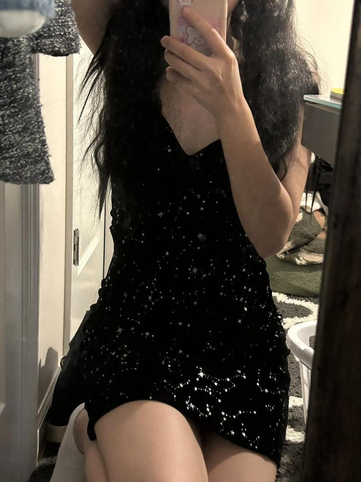 Chic Spaghetti Straps Black Sequin Homecoming Dress Sheath Short Cocktail Dress - FashionDia