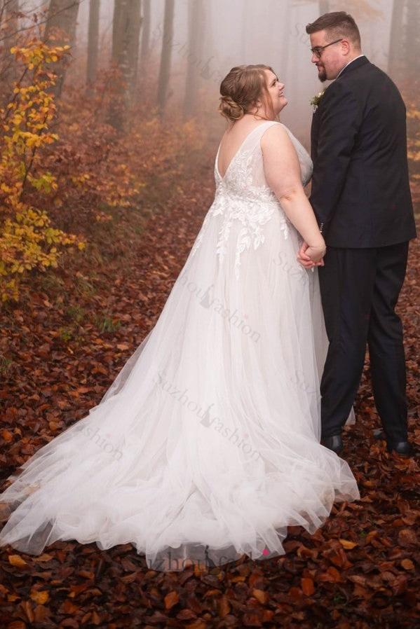 V Neck Beach Plus Size Wedding Dress A Line Tulle Bridal Gown with Lace Appliques