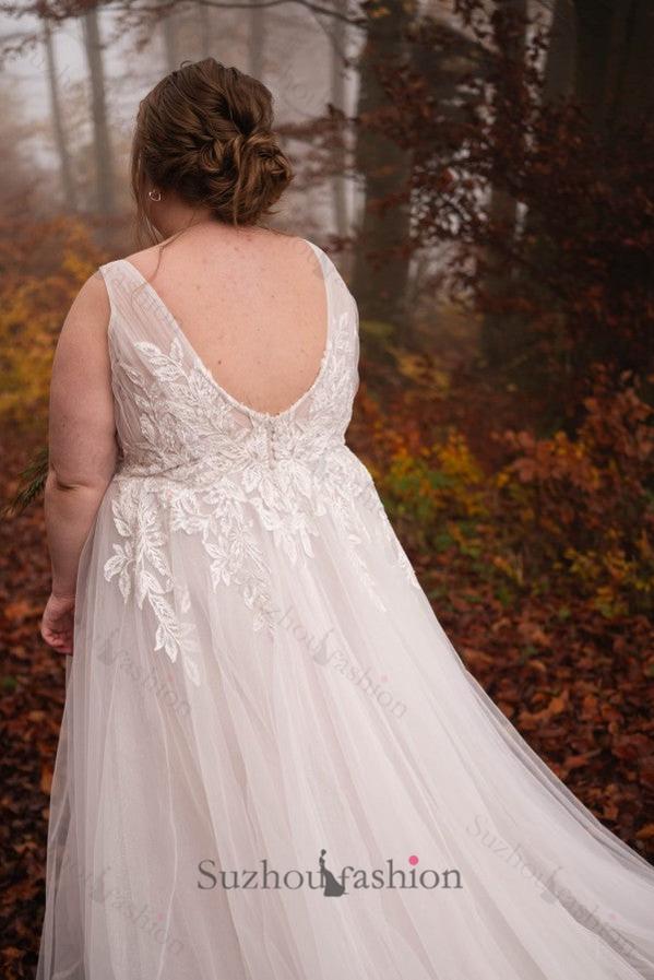 V Neck Beach Plus Size Wedding Dress A Line Tulle Bridal Gown with Lace Appliques