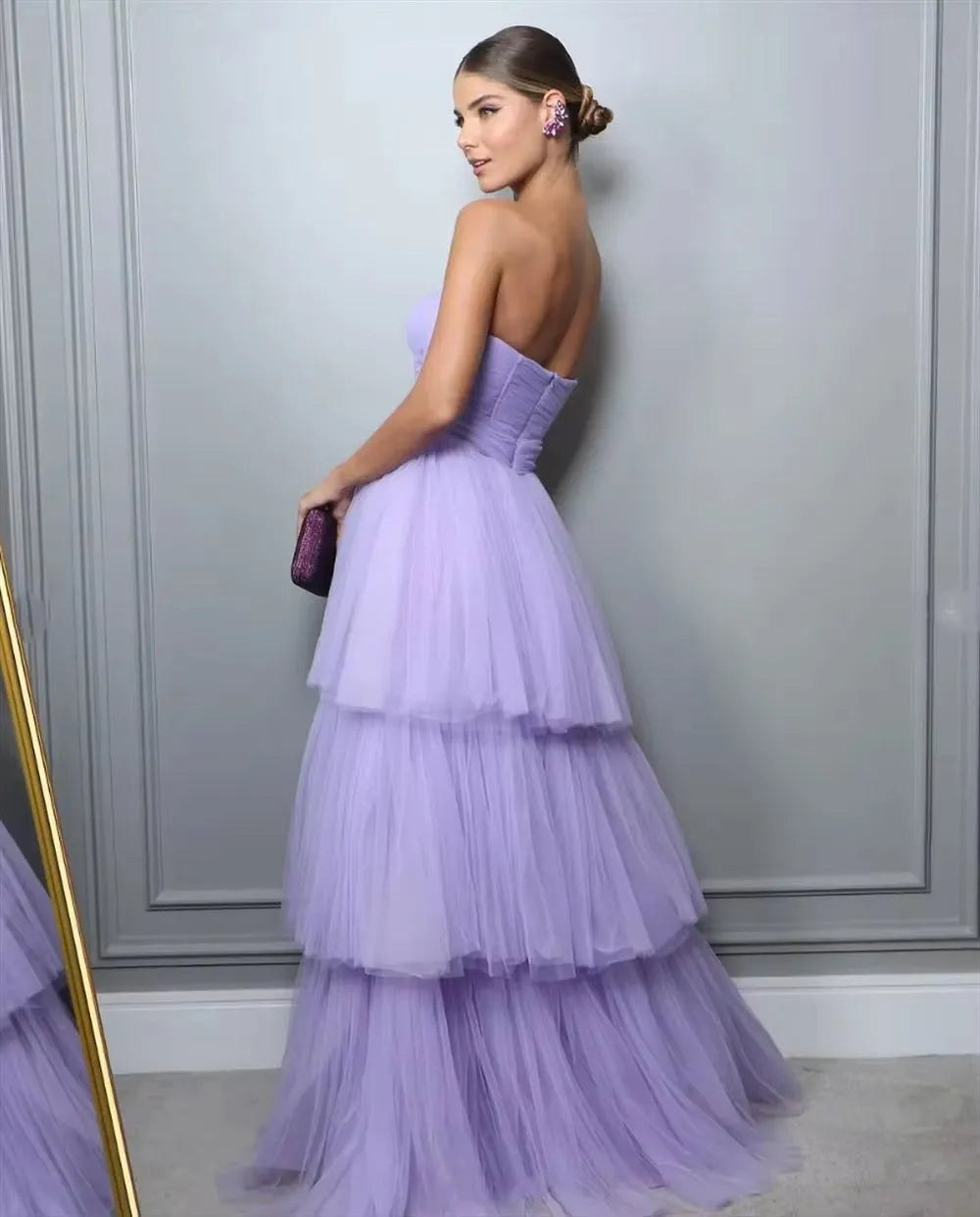 Elegant Lavender Tulle Prom Dress A-Line Strapless Tiered Ruched Formal Evening Dress Floor Length Party Gown