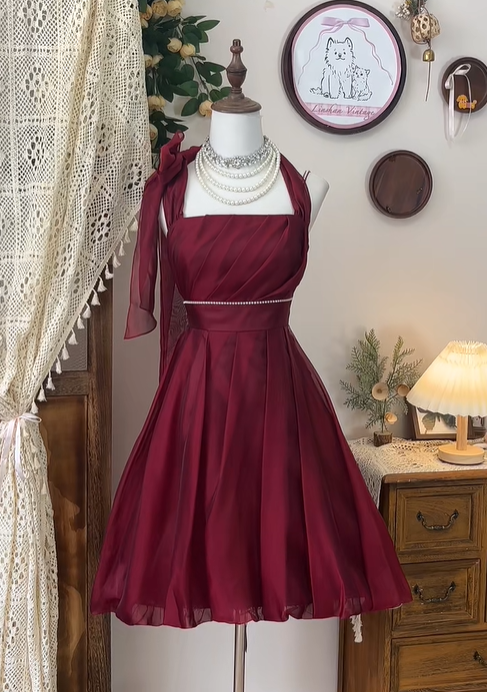 Vintage Burgundy Halter Chiffon A Line Homecoming Dress Cocktail Dress Mini Birthday Outfits