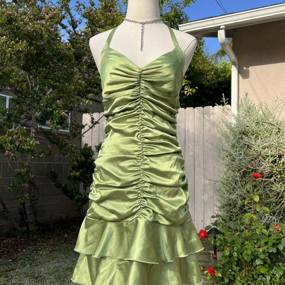 Chic Green Halter Satin Pleated Ruffles Short Party Dress Formal Graduation Homecoming Dress - FashionDia