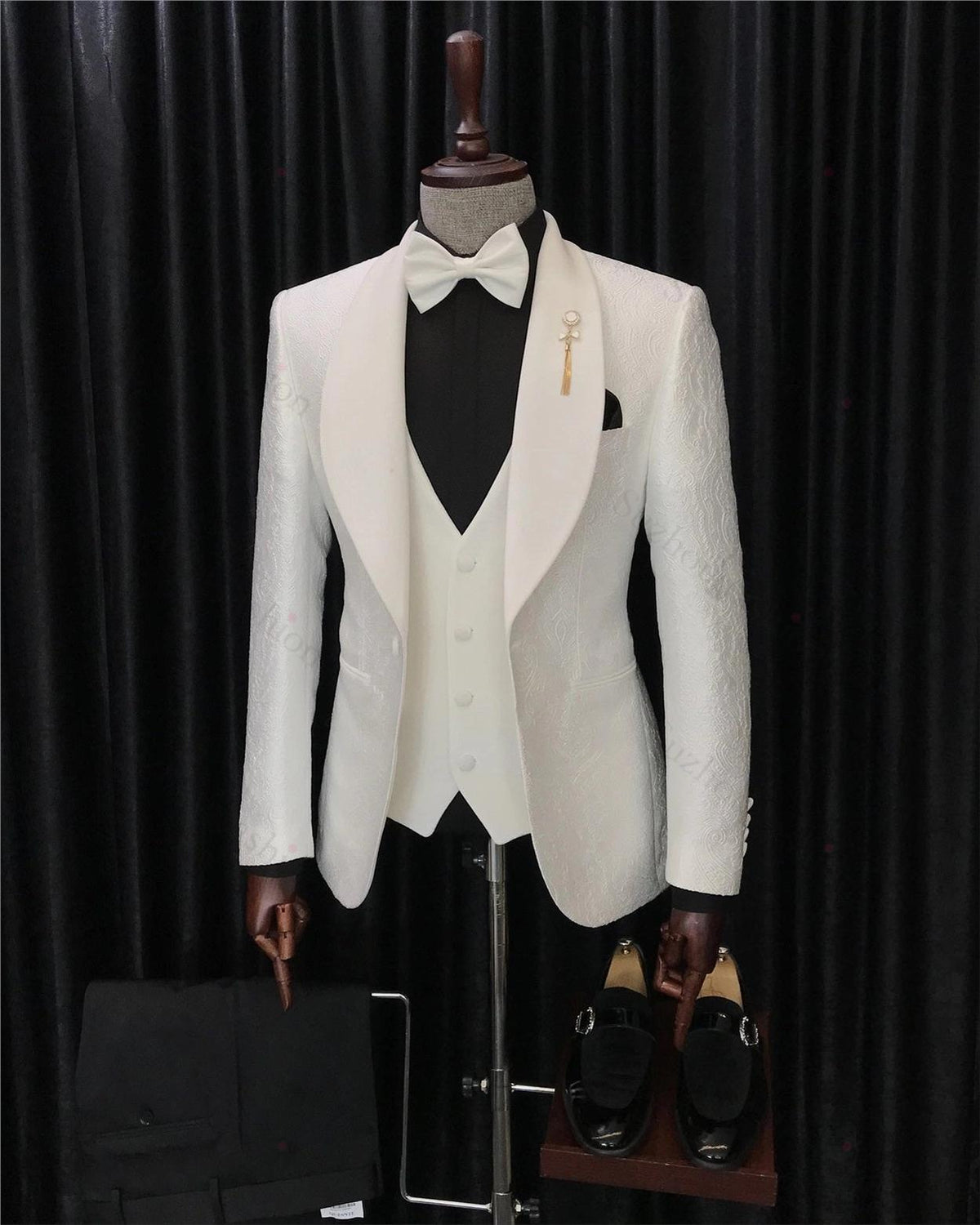 White 3 Piece Shawl Lapel Jacquard Wedding Suit for Men