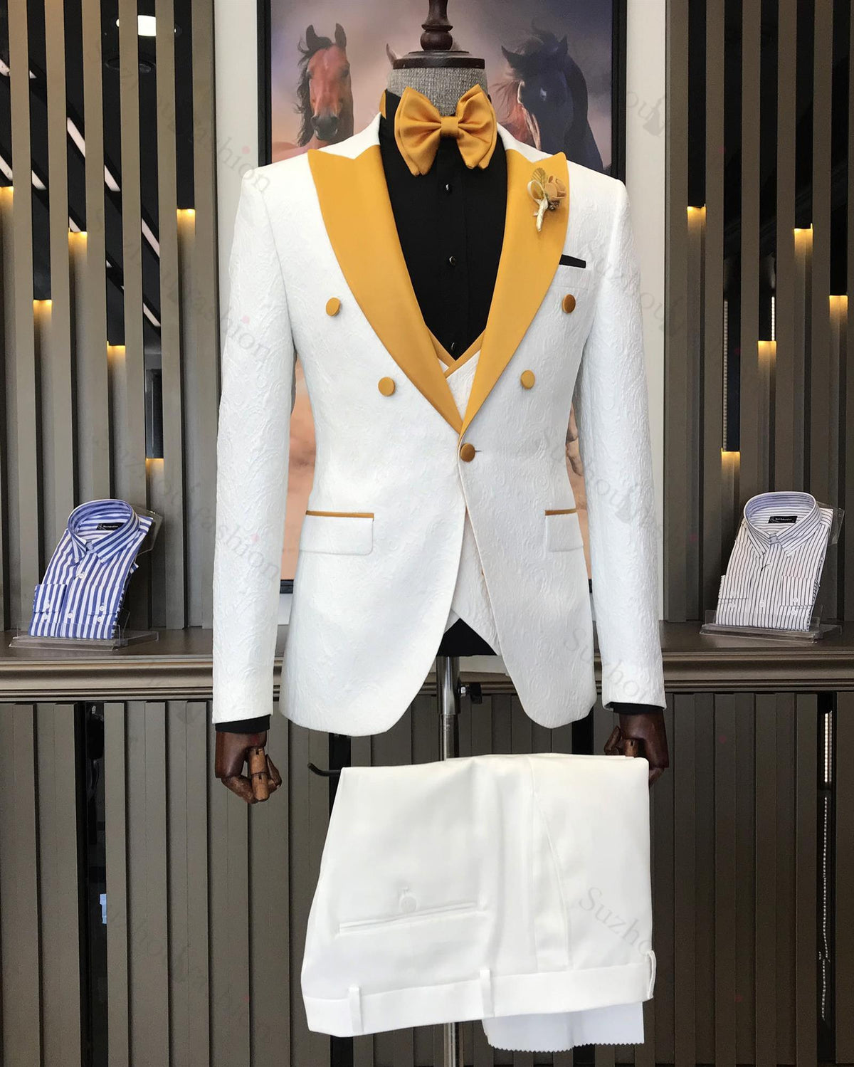 White Jacquard Three Piece Peaked Lapel Wedding Suit for Men