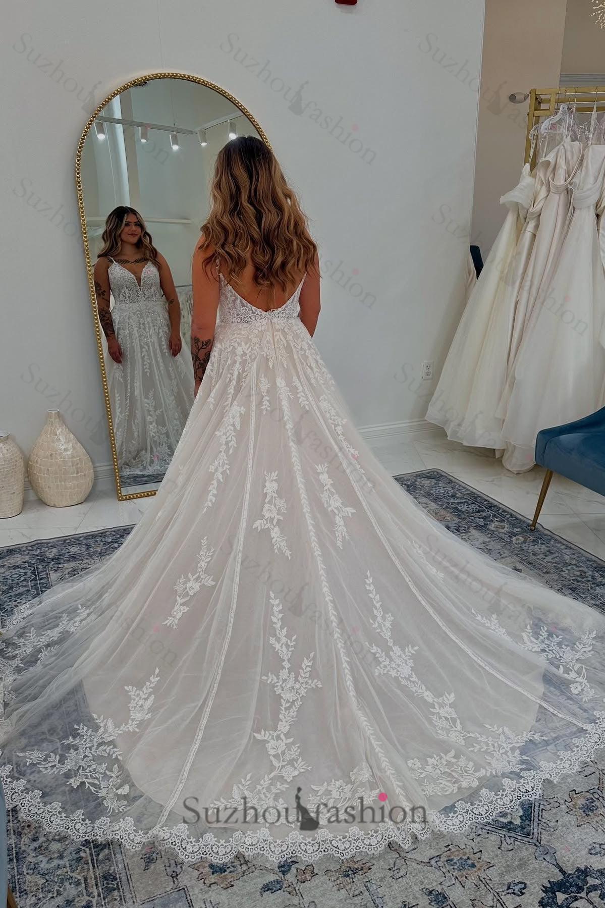 White Wedding Dress A Line Spaghetti Straps V Neck Sleeveless Lace Chapel Train Lace Bridal Gown With Appliques