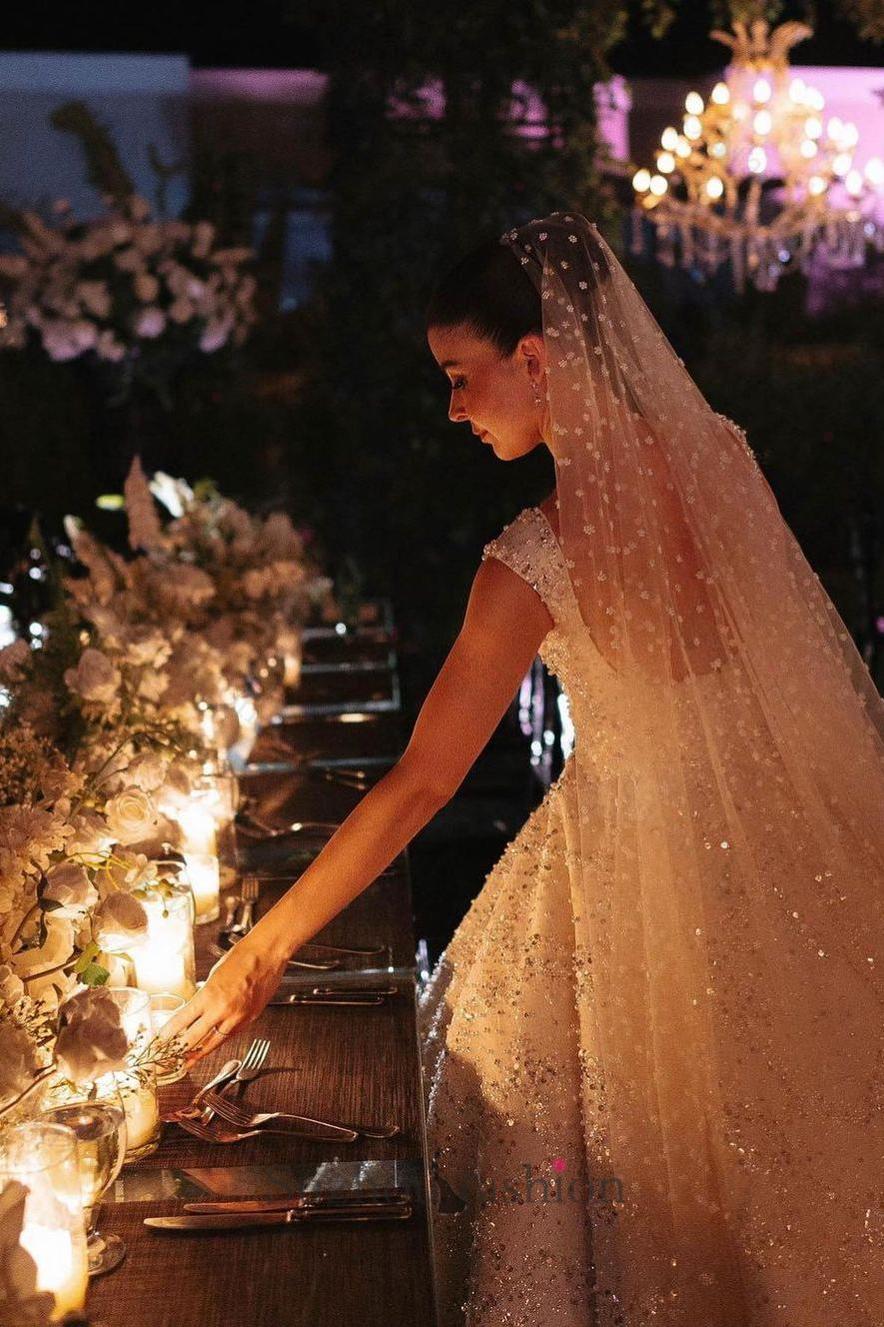 White Wedding Dress Ball Gown Square Spaghetti Straps Sleeveless Beaded Sequined Cathedral Train Bridal Gown