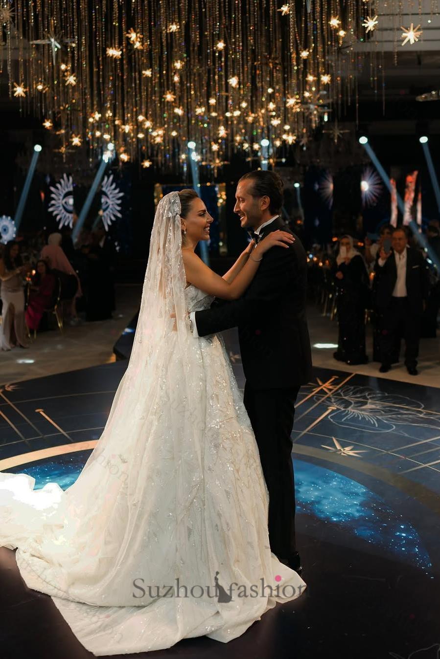 White Wedding Dress Ball Gown Sweetheart Sleeveless Sequined Chapel Train Tulle Bridal Gown
