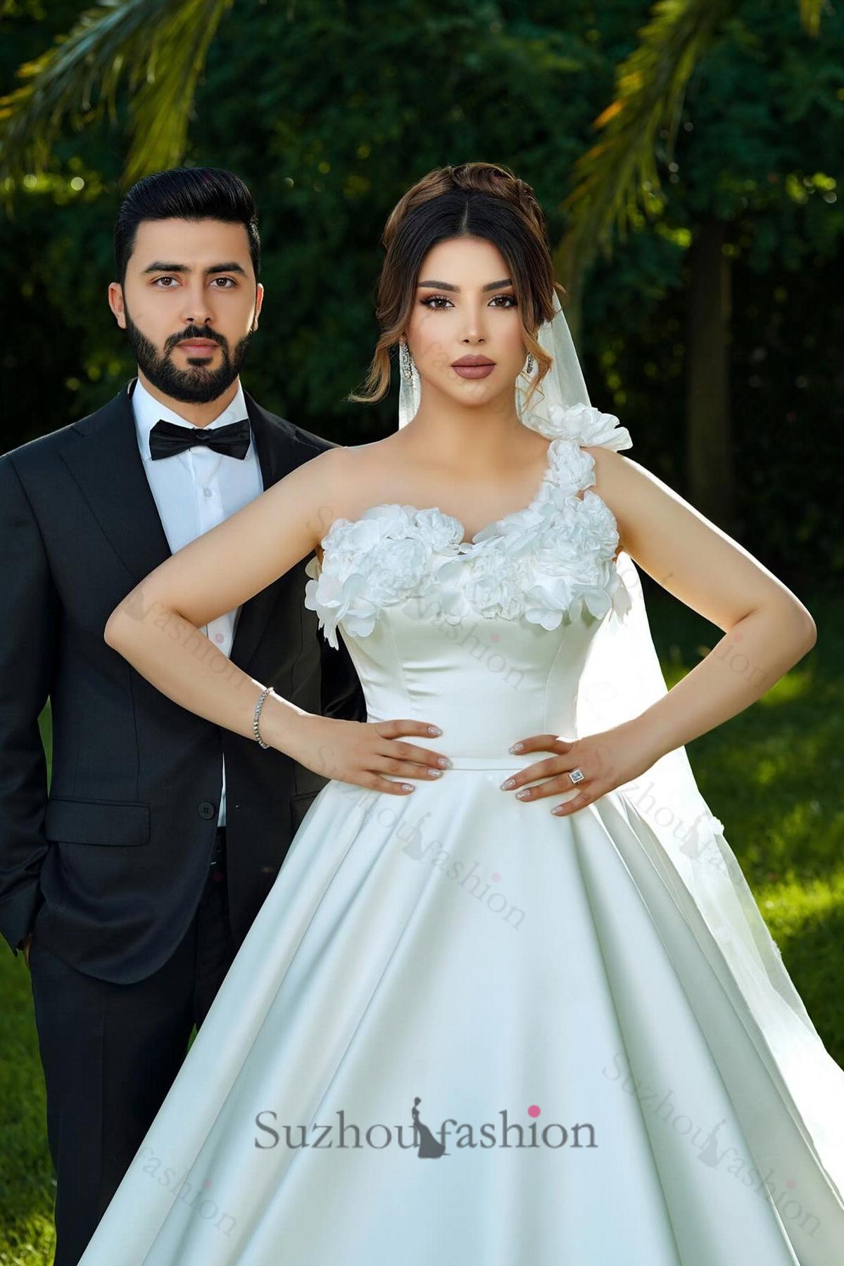 White Wedding Dress One Shoulder Sleeveless Sweep Train Ball Gown Long Satin Bridal Gown With 3D Flowers