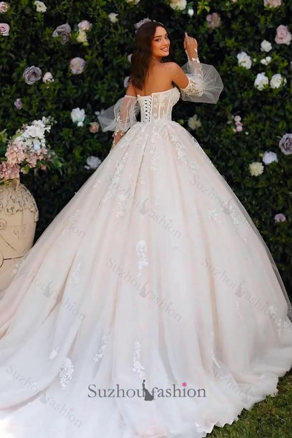 White Wedding Dress Sweetheart Sleeveless Lace Ball Gown Long Tulle Bridal Gown With Appliques