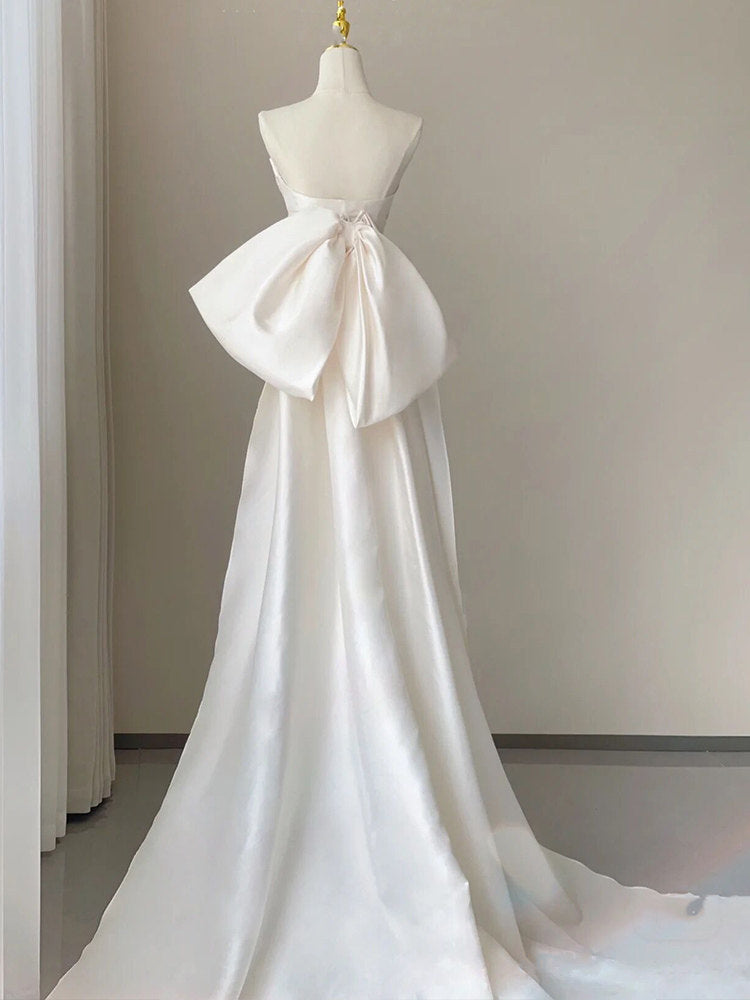 White Mermaid Satin Wedding Dress with Bow Elegant Ivory Bride Dress