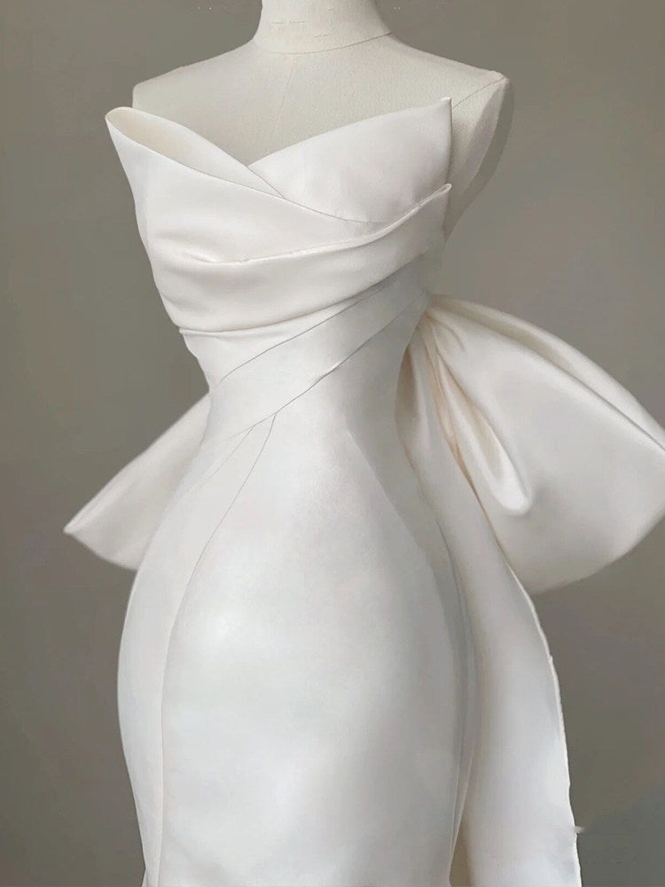 White Mermaid Satin Wedding Dress with Bow Elegant Ivory Bride Dress