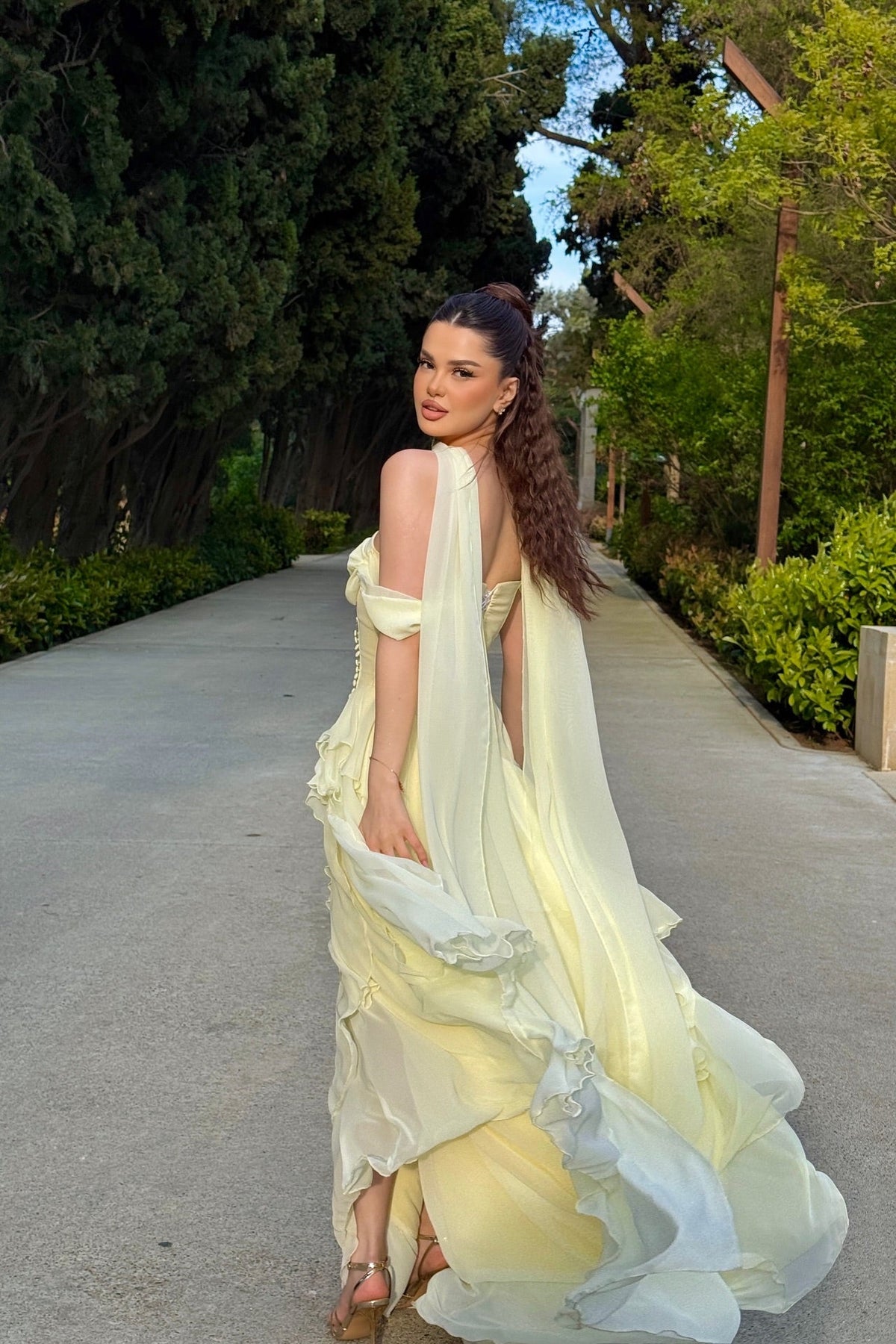 Chic Daffodil Off-The-Shoulder Chiffon Prom Dresses High Split With Lace-Up Back