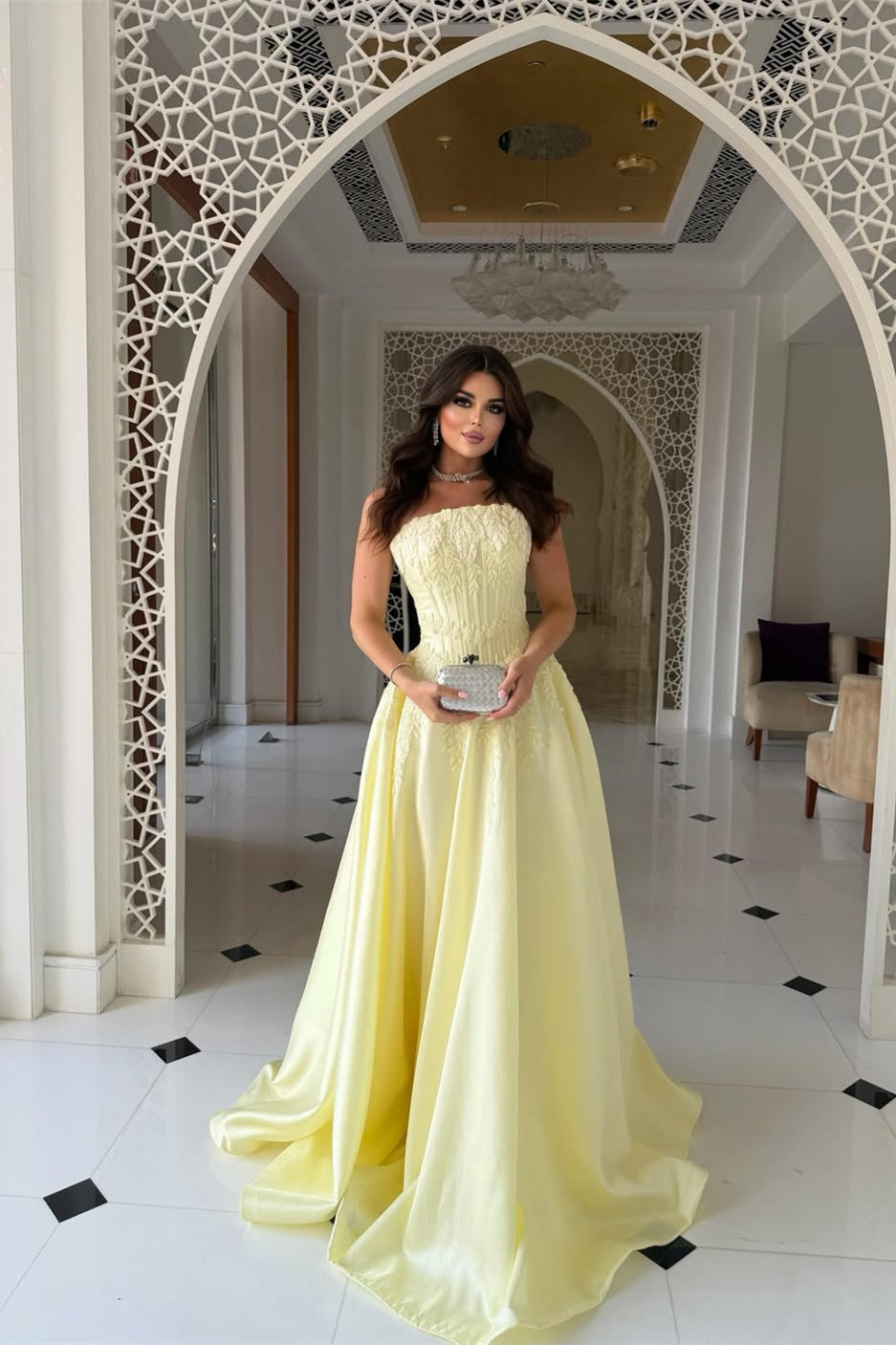 Pretty Daffodil Strapless Sleeveless Satin Prom Dresses A-Line Floor-Length With Pleats