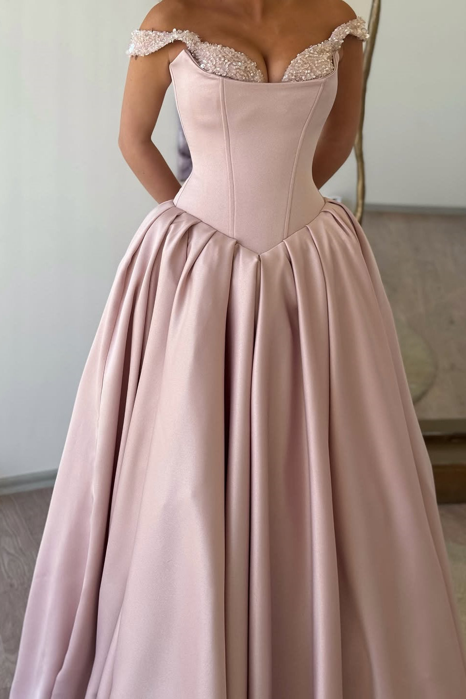 Romantic Dusty Pink Sweetheart Off-the-Shoulder Satin Prom Dresses A-Line With Beads Pleats