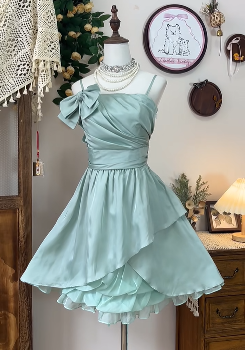 Cute Green Spaghetti Straps Satin Pleated Homecoming Dress Short Birthday Outfits