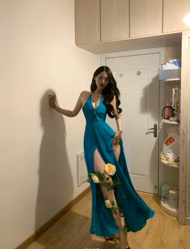 Chic Blue Halter V Neck Satin Slit Mermaid Evening Dress Long Party Gown
