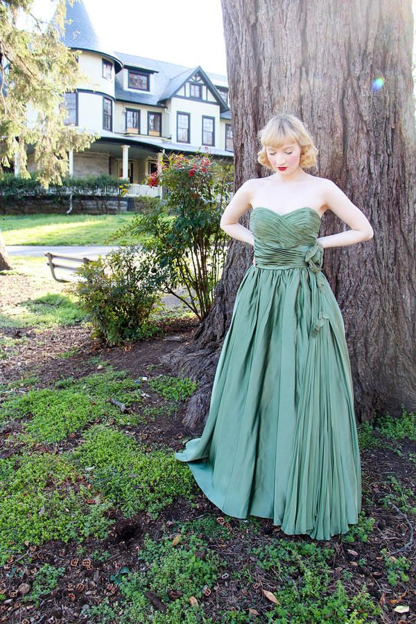 Green sweetheart pleated evening prom dresses