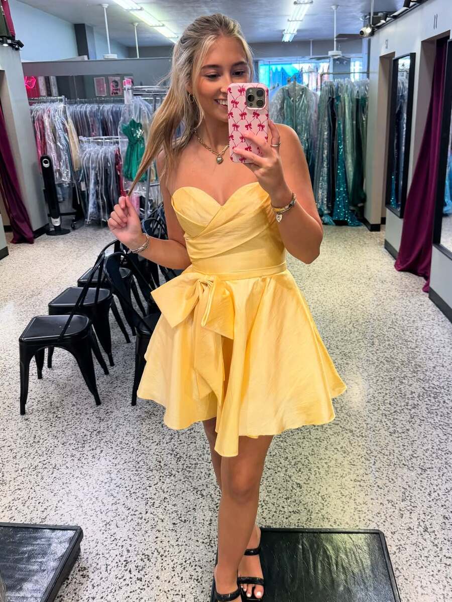 A-Line Strapless Short Homecoming Dress wtih Bow - FashionDia