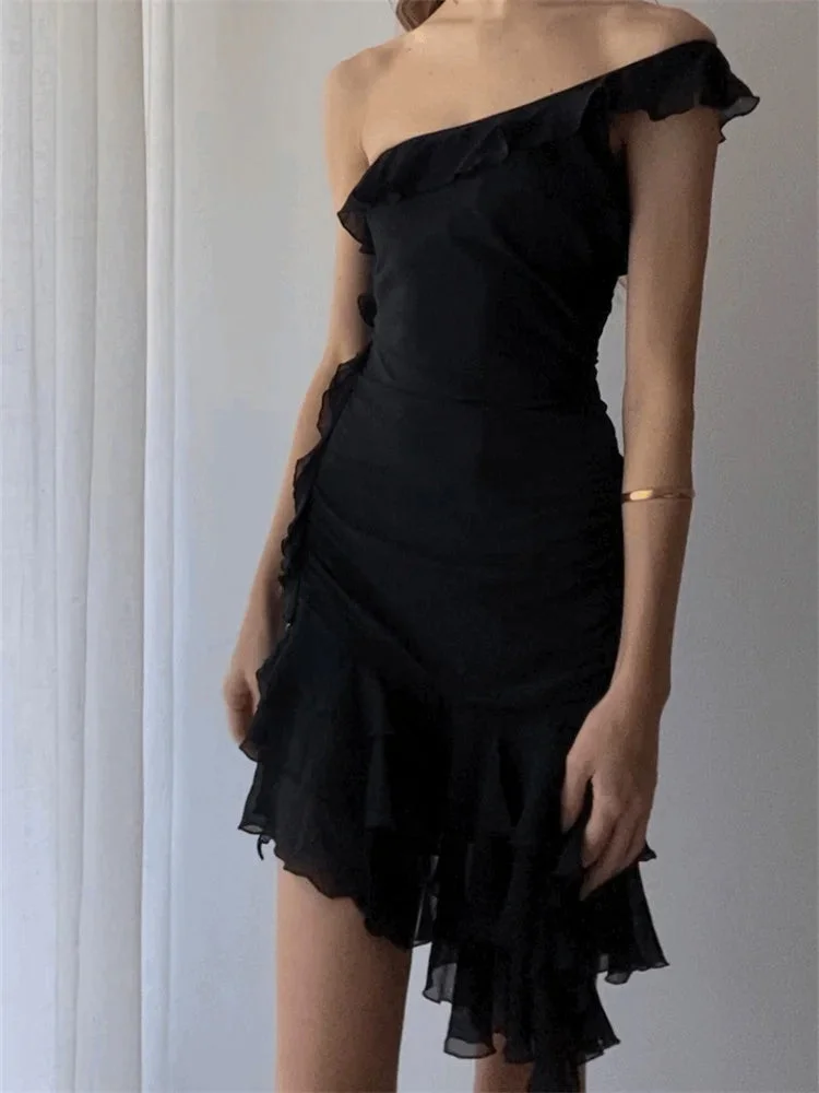Classy Sleeveless Irregular Ruffles Chiffon Short Party Dress Red One-Shoulder Graduation Homecoming Dress - View 5 | FashionDia