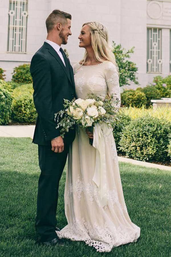 A-Line Bateau Long Sleeves Ivory Tulle Wedding Dress with Appliques (ZD15340)